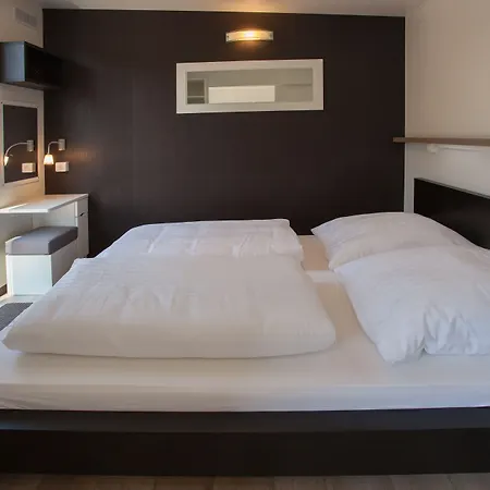 호텔 Freizeitcenter Oberrhein 라인먼스터